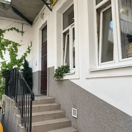 Budget Family Готель *