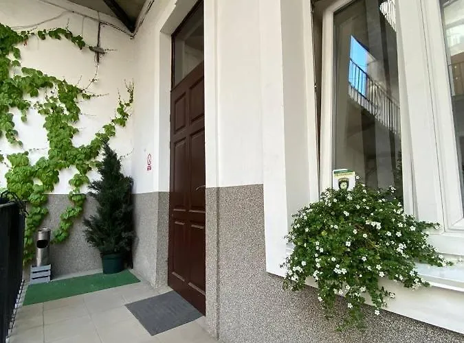 Budget Family Hotel *